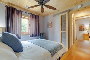 Lakefront Cottage w/ Deck Near Indiana Beach!