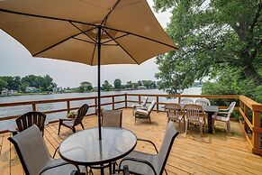 Lakefront Cottage w/ Deck Near Indiana Beach!