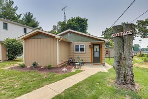 Lakefront Cottage w/ Deck Near Indiana Beach!