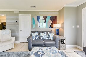 Vibrant Family Condo: 100 Feet to Private Beach!