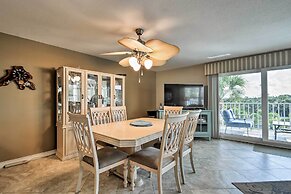 Indian Shores Condo w/ 2 Balconies & Pool Access!