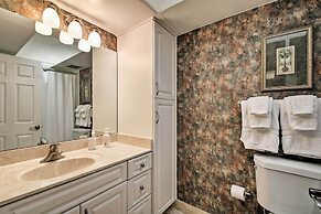 Indian Shores Condo w/ 2 Balconies & Pool Access!