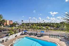 Indian Shores Condo w/ 2 Balconies & Pool Access!