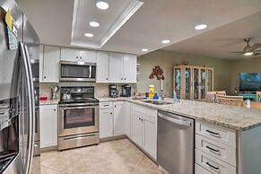 Indian Shores Condo w/ 2 Balconies & Pool Access!