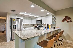 Indian Shores Condo w/ 2 Balconies & Pool Access!