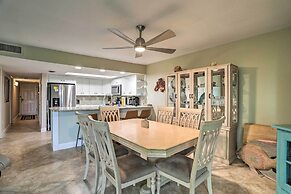 Indian Shores Condo w/ 2 Balconies & Pool Access!