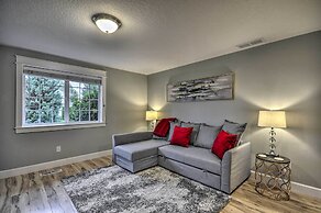 Chic Battle Ground Apartment ~ 18 Mi to Vancouver!