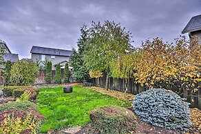 Chic Battle Ground Apartment ~ 18 Mi to Vancouver!