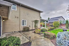 Chic Battle Ground Apartment ~ 18 Mi to Vancouver!