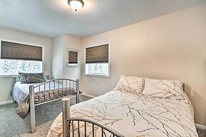 Peaceful Mountain-view Home - Walk to Kenai Lake!