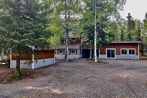 Peaceful Mountain-view Home - Walk to Kenai Lake!