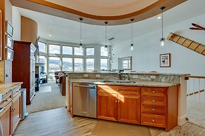 Fraser Townhome w/ Deck, 7 Mi to Winter Park!