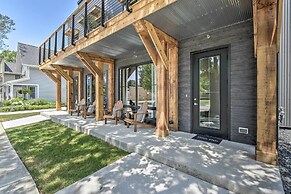 Elkhart Lake Townhome - 20 Mi to Sheboygan!