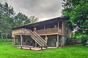 Pet-friendly VA Home ~ 30 Mi to Shenandoah NP