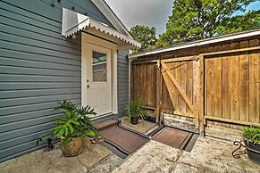 Pet-friendly Brenham Cottage w/ Yard!