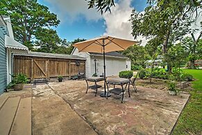 Pet-friendly Brenham Cottage w/ Yard!