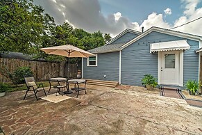 Pet-friendly Brenham Cottage w/ Yard!