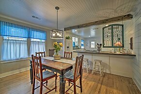 Pet-friendly Brenham Cottage w/ Yard!