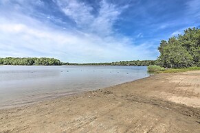 North Arrowhead Lake Cabin w/ Deck, Pets Welcome!