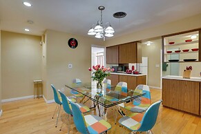 Charming Mid-century House - Just Steps to Lake!