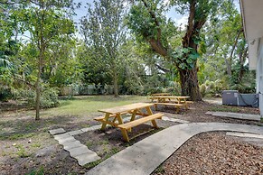 Charming Mid-century House - Just Steps to Lake!