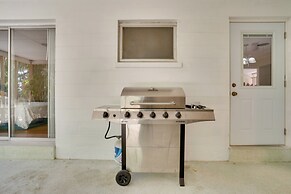 Charming Mid-century House - Just Steps to Lake!