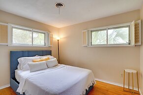 Charming Mid-century House - Just Steps to Lake!