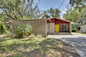 Charming Mid-century House - Just Steps to Lake!