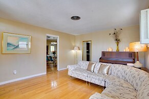 Charming Mid-century House - Just Steps to Lake!