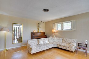 Charming Mid-century House - Just Steps to Lake!