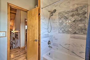 Mtn Views & Fire Pit: Rustic Piney Creek Cabin