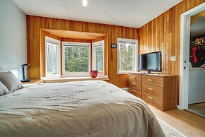 Convenient Kenai Apt - 3 Mi to Beach & Fishing