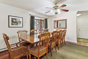 Lake Tahoe Family Home w/ Hot Tub & Game Room!