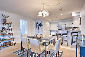 Breezy Lakefront Condo w/ Balcony & Lake View!