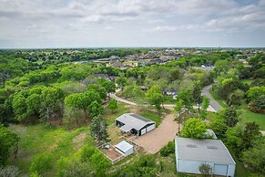 Dog-friendly Home w/ Yard & Fire Pit in Midlothian