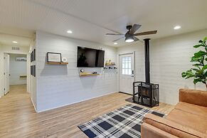 Dog-friendly Home w/ Yard & Fire Pit in Midlothian