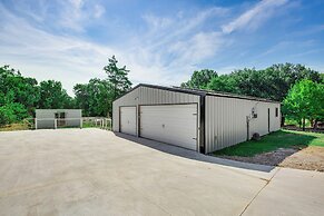 Dog-friendly Home w/ Yard & Fire Pit in Midlothian