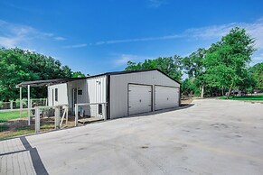 Dog-friendly Home w/ Yard & Fire Pit in Midlothian