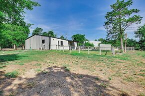 Dog-friendly Home w/ Yard & Fire Pit in Midlothian