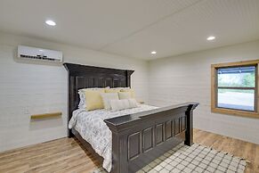 Dog-friendly Home w/ Yard & Fire Pit in Midlothian