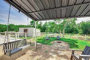 Dog-friendly Home w/ Yard & Fire Pit in Midlothian