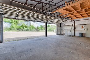 Dog-friendly Home w/ Yard & Fire Pit in Midlothian