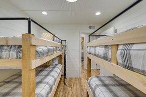 Dog-friendly Home w/ Yard & Fire Pit in Midlothian