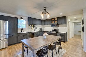 Dog-friendly Home w/ Yard & Fire Pit in Midlothian