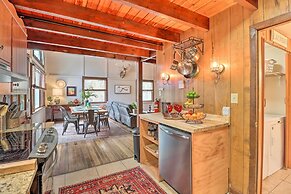 Deck & Fire Pit: Cozy Pocono Mountain Home