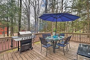 Deck & Fire Pit: Cozy Pocono Mountain Home