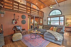 Deck & Fire Pit: Cozy Pocono Mountain Home