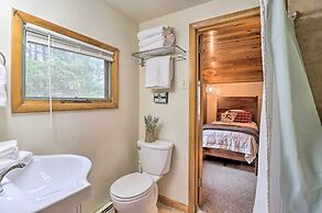 Deck & Fire Pit: Cozy Pocono Mountain Home