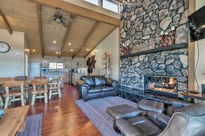 Lavish Ruidoso Condo w/ 2 Private Decks & Hot Tub!