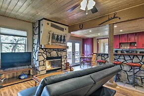 Lavish Ruidoso Condo w/ 2 Private Decks & Hot Tub!